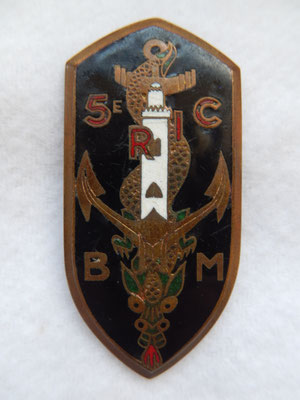 insigne 5 °RIC bataillon de marche . AB 46rRENNES P G1122 Prix : 40 euros 