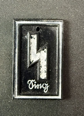 insignes HJ plastique noir : 25 euros reservé