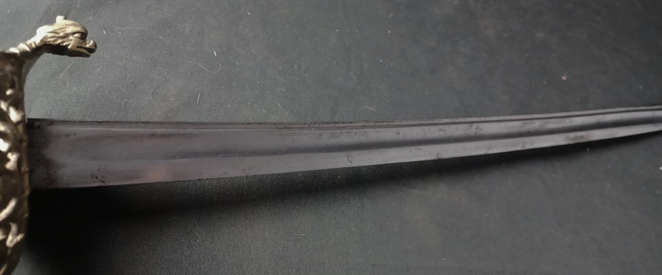 sabre d'officier de marine 1837 lana avec queuques trace de oiqures 