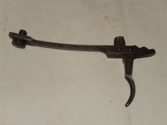 ensemble détente avec vis :  fusil modèle  mauser 1871 : 50 euros
