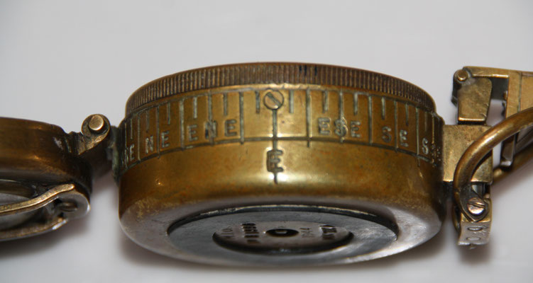 boussole anglaise  compas MK III  ww2 coté graduations 