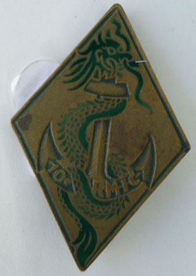  insigne 10° RMIC dos lisse drago Paris 23 rue béranger déposé Prix : 30 euros
