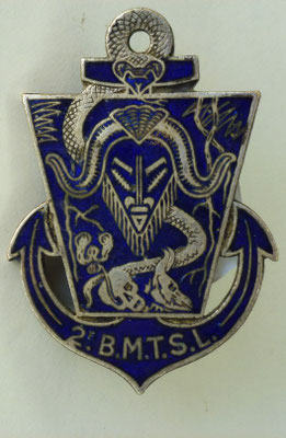   insigne  2 °B.M.T.S.L dos lisse Drago Paris Prix: 30 euros