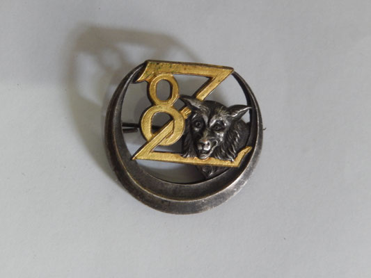  insigne 8° zouave  .  déposé   Prix : 50 euros 