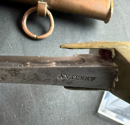 sabre hussard  révolutionnaire vue du non du fourbisseur  : A Vienne 