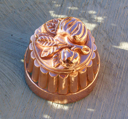 moule à gâteau en cuivre decor pommes