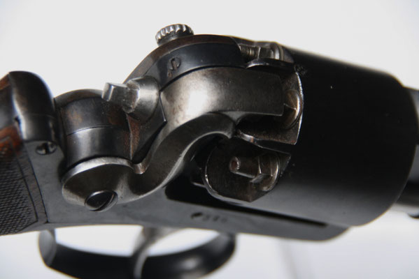 revolver Mangeot et Comblain à chien sans crete 