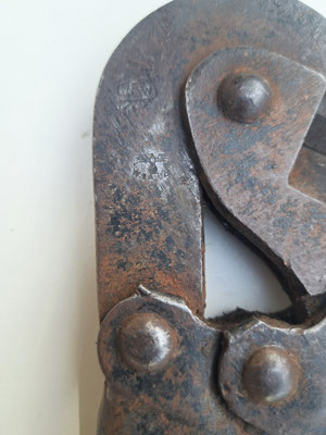 Pince coupe barbelés allemand poignée bakelite 