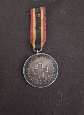 medaille comité central de secours aux blessés 1870 bruxelles avec ruban 