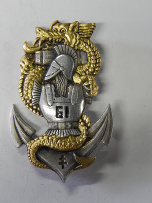  insigne 61 °BCG en EO DPn43Rom  Prix :25 euros 