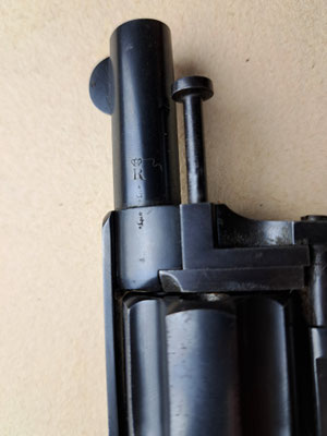 revolver Galand tue tue calibre  8 mm vue de l 'extracteur et canon 
