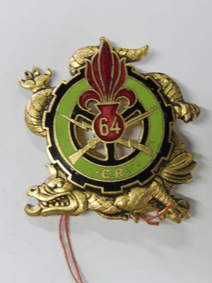 Insigne Légion Etrangère Indochine 64° Cie Réparation Automobile . DP 25r bér H348 Prix : 90 euros 