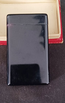 briquet Salaam Dunhill Paris Air france trés bon état  jamais servi 