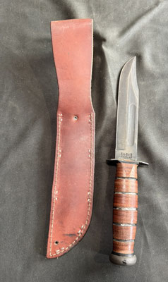 lame Poignard KA-BAR avec son fourreau en cuir brun 