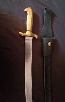 glaive modéle 1843 italie vue de la lame et de son fourreau 