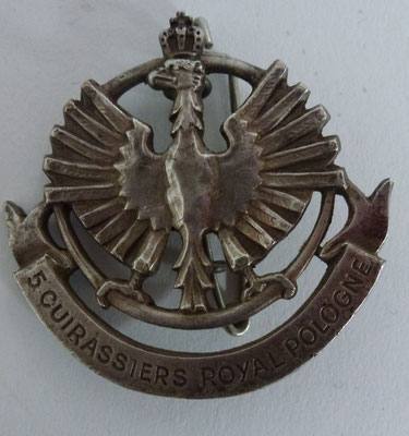 insigne beret  5° cuirassier royal pologne .arthus bertrand 46 rue de rennes paris .epoque indo.  prix : 25 euros 