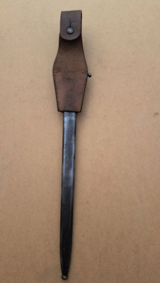 baïonnette berthier modèle 1892 avec fourreau .