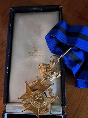  Croix de commandeur de l'ordre de Léopold II revers 