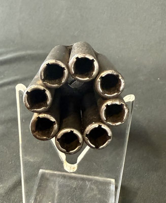 revolver poivrière  vue des huits canons 
