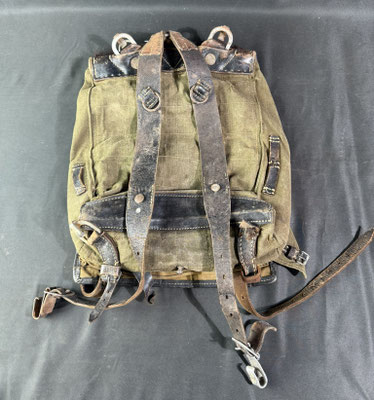 tornister 1942 avec marquages .