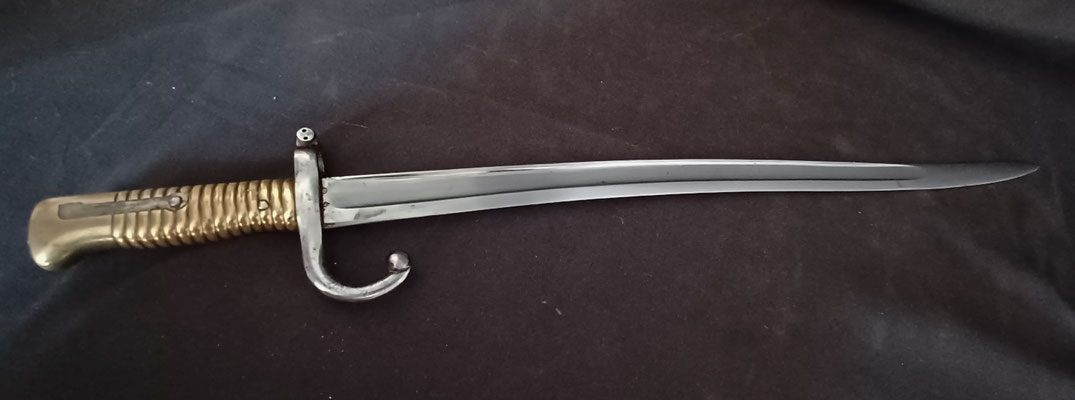 sabre baîonnette chassepot modéle 1866 avec une trés belle lame dans son poli d époque 