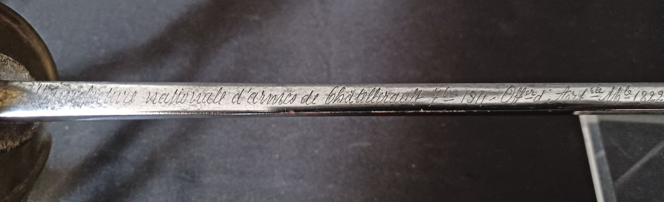 sabre d'officier d'artillerie mle 1822- 99 marquée sur le dos de la lame manufacture national de chatellerault 7 octobre 1911 off d 'artillerie mle 1822 99