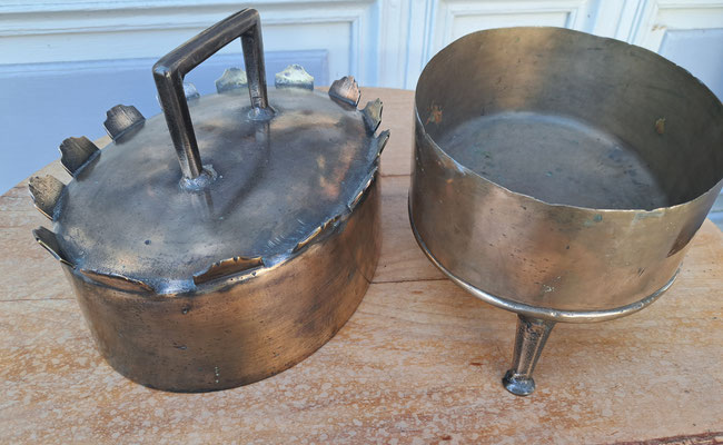 braisiére 17°siecle en airain