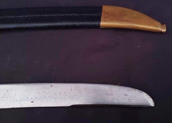 glaive modéle 1843 italie details de la lame et du fourreau 