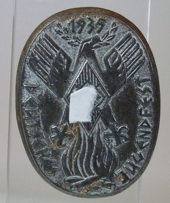 insigne de journée Deutches Jugenfest 1939  Prix : 20 euros