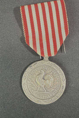 MEDAILLE COMMEMORATIVE DU CORPS EXPEDITIONNAIRE FRANCAIS EN ITALIE CEF .