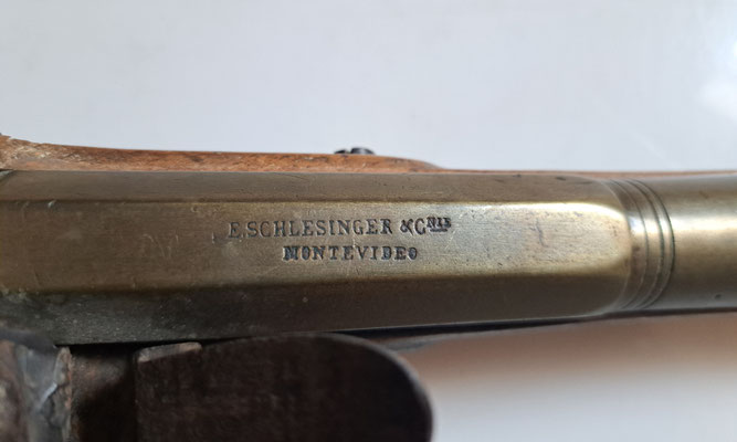 tromblon pistolet de voyage  à silex E.schesinger & Cnie Montevideo marquazges canon 