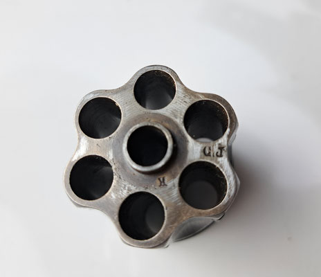revolver 8 mm modèle 1887 civil saint étienne vue du barillet demonté 