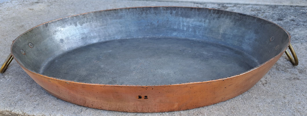 plat à four en cuivre ancien