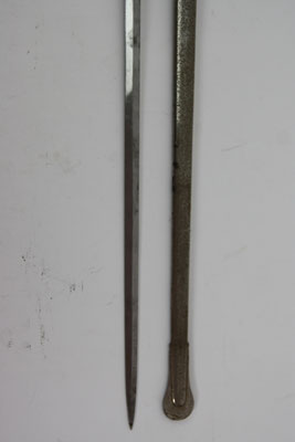 sabre d' officier  infanterie des troupes à pieds modèle 1923 avec fourreau fer 
