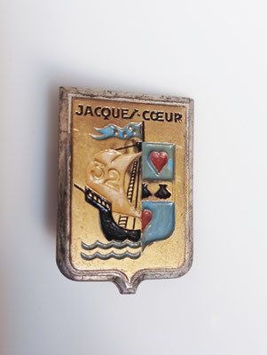 insigne jeunesse et montagne groupement 32 peint .drago paris nice 25 rue beranger . prix : 50 euros 