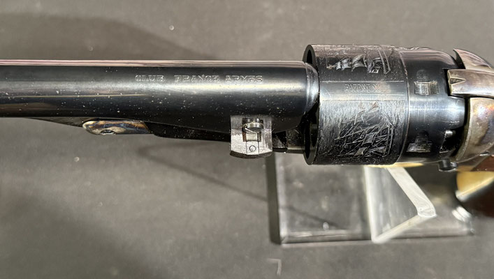 revolver uberti 1860 army cal 44 vue du canon rond et du barillet grave d une scene de bataille navale 