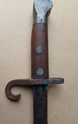 Baïonnette hollandaise m 1895 Mannlicher detail du quillon 