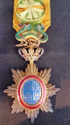 ordre du dragon d'annam officier  detail de la croix en vermeil 