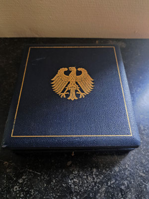 Ordre du Mérite de la République fédérale d’Allemagne (Bundesverdienstkreuz) avec sa boite 