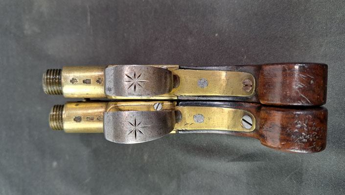 paire de pistolet à silex de voyage .