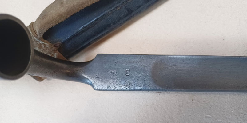 baïonnette à douille hollandaise type 1822 française lame poinconnée l j et l courroné 