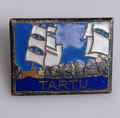 insigne marine Tartu contre torpilleur.APBD .TBE .prix 25 euros