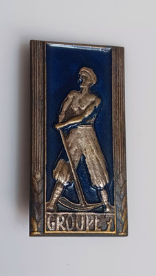 insigne chantier de la jeunesse groupe 7 peint 25 rue beranger drago paris nice deposé .prix 70 euros