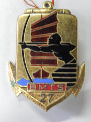  insigne 27 °BMTS . DPN43Romdép    Prix :35 euros 