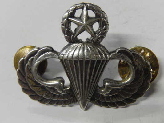 insigne Jumpmaster us   en argent fabricant Meyer New York   .             30 euros     
