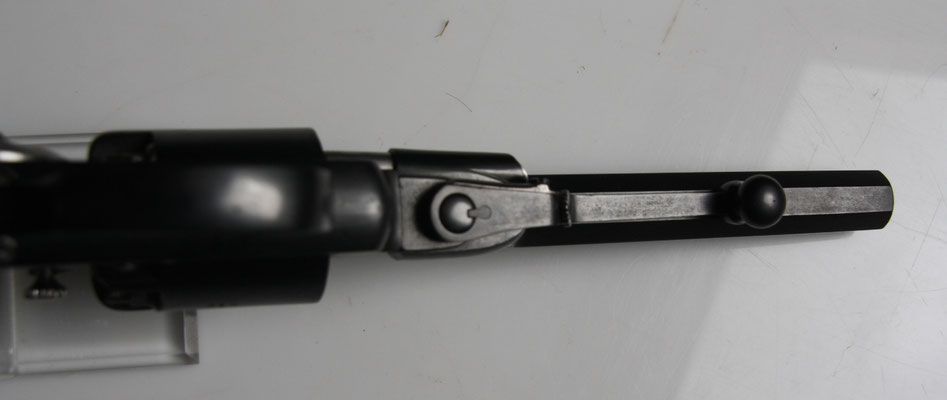revolver Mangeot et Comblain chien lateral.
