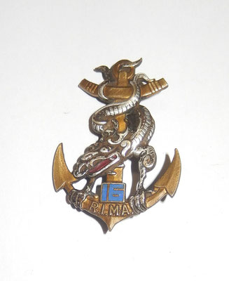  insigne 16° rima  Drago Paris G1136. prix 10 euros