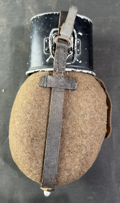 bidon allemand cfl 42 avec gobelet.
