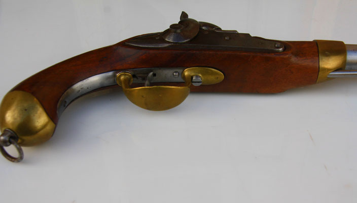 pistolet de cavalerie belge  à un coup à percussion .