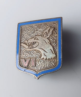 insigne chantier jeunesse et montagne groupement VI.fabricant decat la cascade a brest vichy dos grenelé .prix 75 euros 